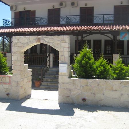 Petradaki Apartments Mola Kalyva Esterno foto