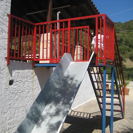 Petradaki Apartments Mola Kalyva Esterno foto